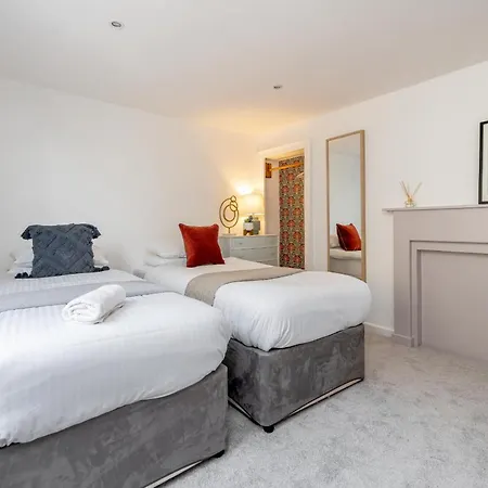 The Old Crescent Bakery - 4 Bedroom Residence In Bath By Mint Stays Exterior photo