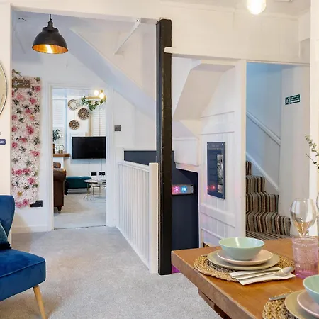 The Old Crescent Bakery - 4 Bedroom Residence In Bath By Mint Stays Exterior photo