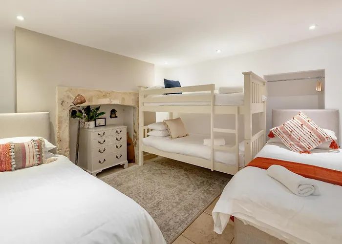 The Old Crescent Bakery - 4 Bedroom Residence In Bath By Mint Stays