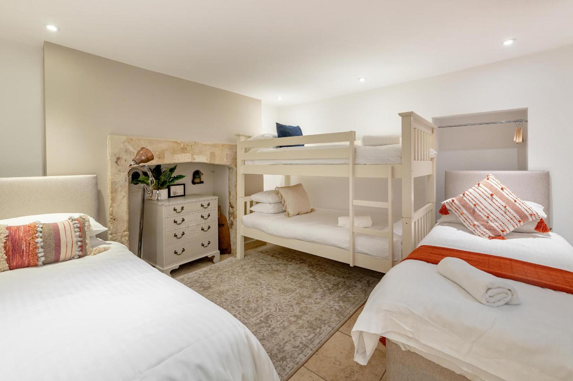 The Old Crescent Bakery - 4 Bedroom In By Mint Apartment Bath