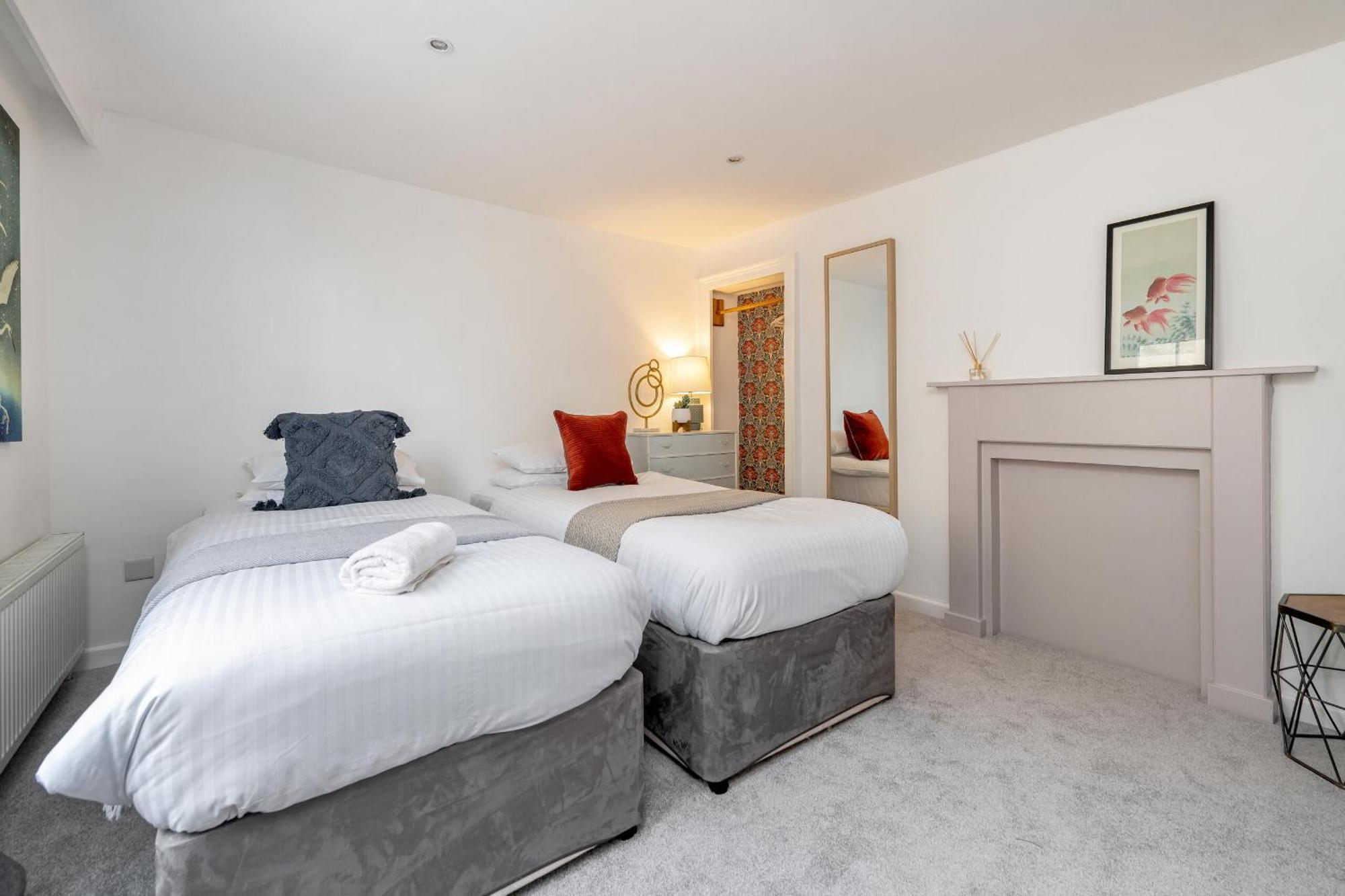Apartment The Old Crescent Bakery - 4 Bedroom In By Mint Bath